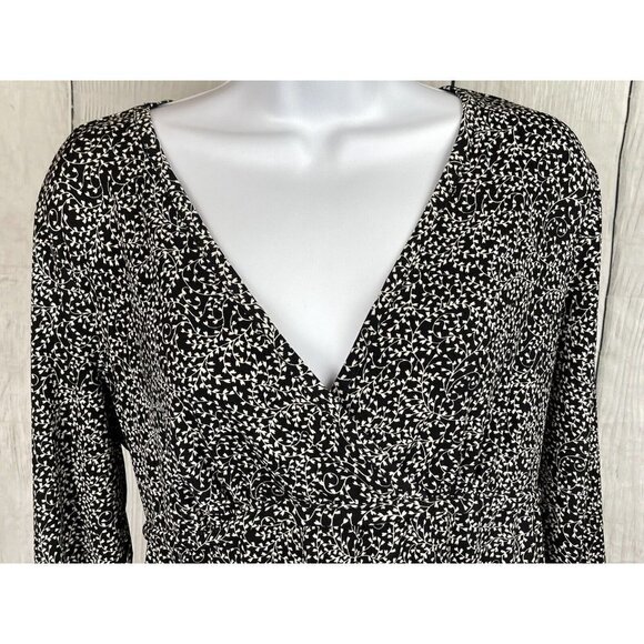 Oh Baby! Motherhood Maternity M Long Slv Empire Waist Surplice Top Black Stretch - Picture 2 of 9